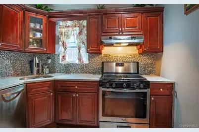 112-28 200th Street, New York City, NY 11412 - Photo 9