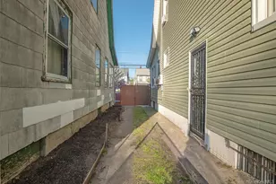 112-28 200th St, New York City, NY 11412 - Photo 21