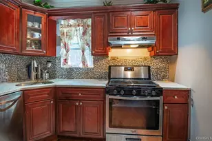112-28 200th St, New York City, NY 11412 - Photo 9