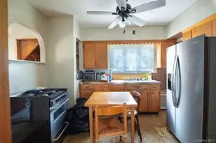 133-60 244th St, New York City, NY 11422 - Photo 7