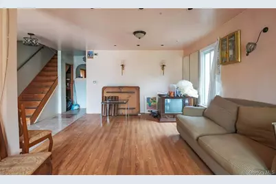133-60 244th Street, New York City, NY 11422 - Photo 3