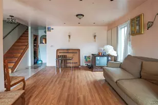 133-60 244th St, New York City, NY 11422 - Photo 3