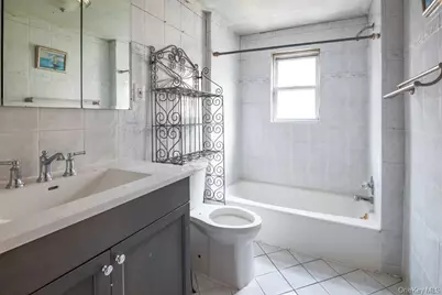133-60 244th Street, New York City, NY 11422 - Photo 5