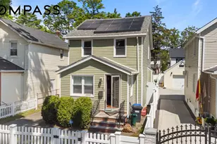 194-35 114th Dr, New York City, NY 11412 - Photo 3