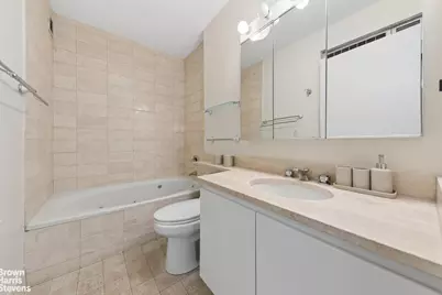 200 E 61st Street #10D, New York City, NY 10065 - Photo 7