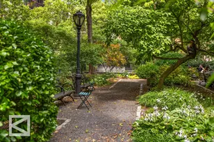 320 E 42nd St, New York City, NY 10017 - Photo 9