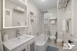 211 W 10th St, New York City, NY 10014 - Photo 7