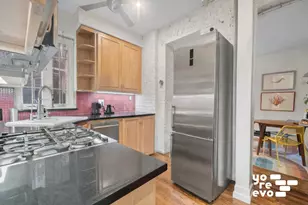 211 W 10th St, New York City, NY 10014 - Photo 3