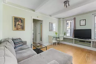 325 W 45th St, New York City, NY 10036 - Photo 3
