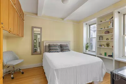 325 W 45th Street #519, New York City, NY 10036 - Photo 5