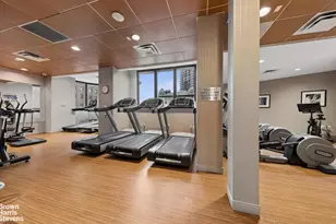 330 E 38th St, New York City, NY 10016 - Photo 13