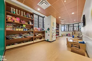330 E 38th St, New York City, NY 10016 - Photo 17