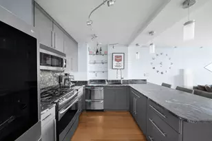 77 7th Ave, New York, NY 10011 - Photo 3