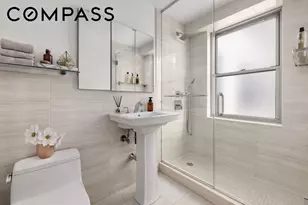 400 E 56th St, New York City, NY 10022 - Photo 9