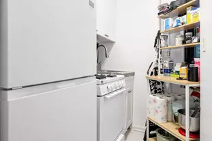 431 W 54th St, New York, NY 10019 - Photo 3