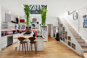 422 W Broadway, New York, NY 10012 - Photo 1