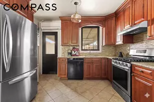 570 19th St, New York City, NY 11218 - Photo 3