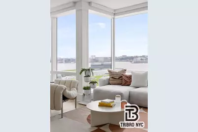555 W 38th Street #27, New York City, NY 10018 - Photo 3