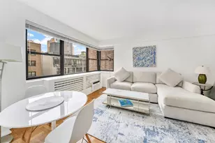 305 E 72nd St, New York, NY 10021 - Photo 1
