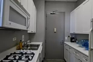 500 W 43rd St, New York City, NY 10036 - Photo 13