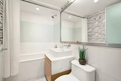 100 W 39th Street #43J, New York City, NY 10018 - Photo 5