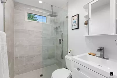111 Rochelle Street, New York City, NY 10464 - Photo 23