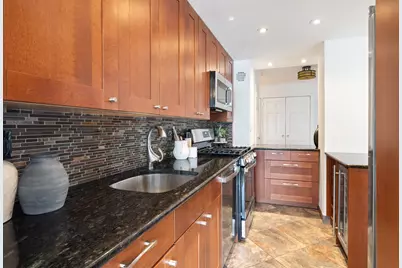 142 W End Avenue #29V, New York City, NY 10023 - Photo 5