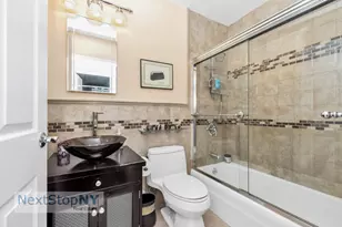 245 E 54th St, New York, NY 10022 - Photo 5