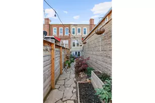 401 E 35th St, New York City, NY 11203 - Photo 19