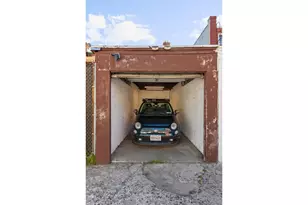 401 E 35th St, New York City, NY 11203 - Photo 17