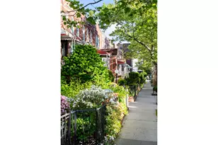 401 E 35th St, New York City, NY 11203 - Photo 25