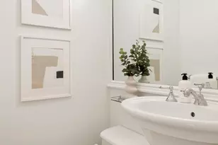 900 Park Ave, New York City, NY 10075 - Photo 11
