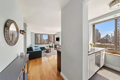 300 E 85th Street #1201, New York City, NY 10028 - Photo 7
