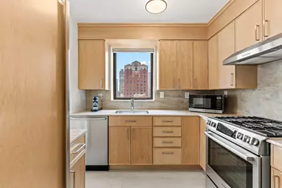 190 E 72nd Street #27D, New York City, NY 10021 - Photo 9
