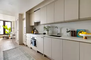 300 E 50th St, New York, NY 10022 - Photo 3