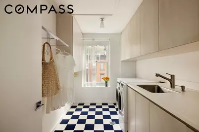 445 W 44th Street, New York, NY 10036 - Photo 17