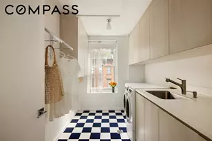 445 W 44th St, New York, NY 10036 - Photo 17