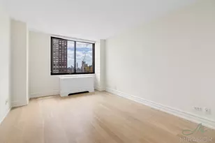145 W 67th St, New York City, NY 10023 - Photo 11