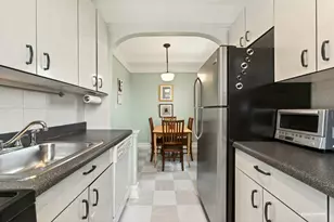 570 Ocean Pkwy, New York City, NY 11218 - Photo 7