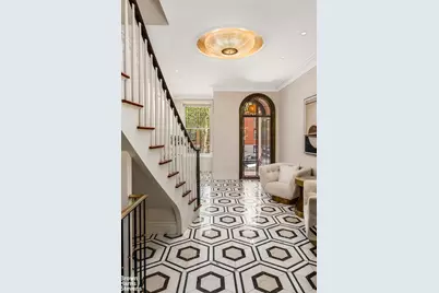 238 1/2 E 83rd Street, New York City, NY 10028 - Photo 3