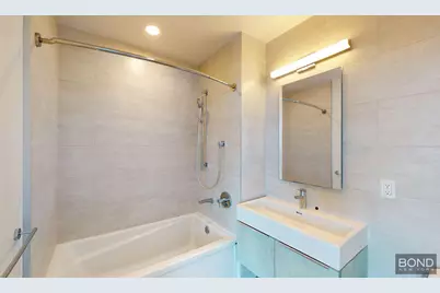 144-74 Northern Boulevard #8E, New York City, NY 11354 - Photo 5