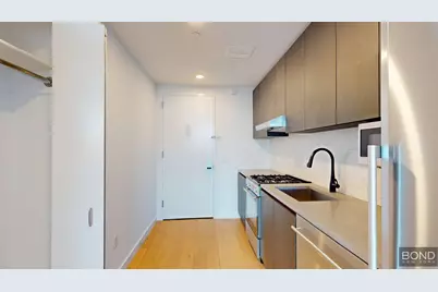 144-74 Northern Boulevard #8E, New York City, NY 11354 - Photo 3