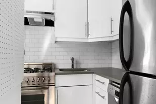 200 E 16th St, New York, NY 10003 - Photo 3