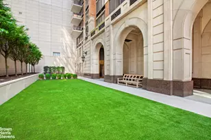 161 W 61st St, New York City, NY 10023 - Photo 17