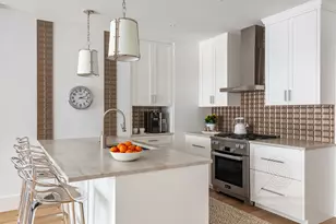 212 W 72nd St, New York City, NY 10023 - Photo 3