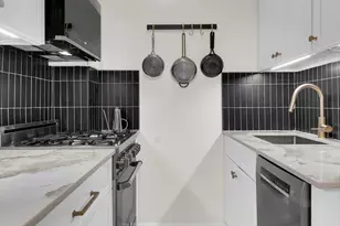 345 E 52nd St, New York, NY 10022 - Photo 3