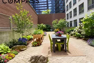 535 W 52nd St, New York City, NY 10019 - Photo 11