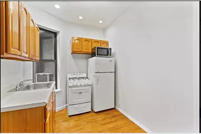 796 9th Avenue #5, New York, NY 10019 - Photo 7