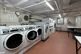 3215 Netherland Ave, New York City, NY 10463 - Photo 15