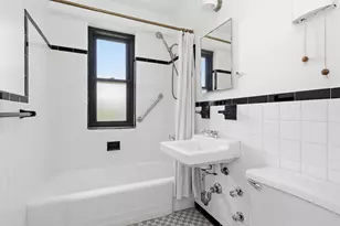208 E Broadway, New York City, NY 10002 - Photo 11